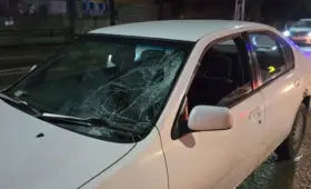 В Алматы пешехода сбила одна машина и переехала вторая