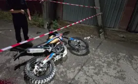 Без шлема в бетон: смертельное ДТП с участием мотоцикла произошло в ночном Алматы
