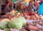 Жителям Алматы подсказали, где купить мясо, овощи и фрукты по доступным ценам