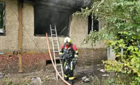Восемь человек спасли из пожара в Алматы
