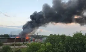 Крупный пожар вспыхнул в Алматы: густой дым заметили из разных районов города