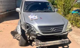 Пьяный казахстанец угнал Lexus начальника, пока тот спал, и разбил его машину