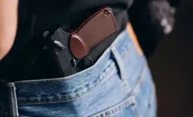 Жестокая разборка в Актау попала на видео: мужчине выстрелили в лицо