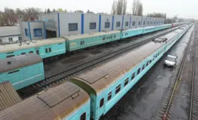 Казахстанка попала под поезд и чудом выжила: раскрыты детали инцидента