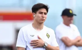 «Челси» показал первое фото с Дастаном Сатпаевым в судьбоносном турне