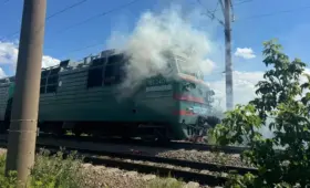 Локомотив загорелся на железной дороге под Астаной