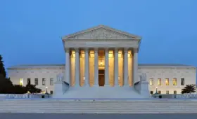 Трампу не дали переписать правила получения гражданства в США