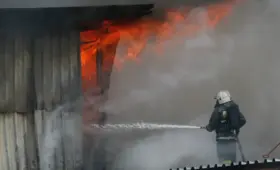 В одном из городов Казахстана ночью загорелось кафе