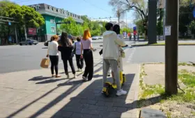 Электросамокатам в Казахстане закрывают тротуары