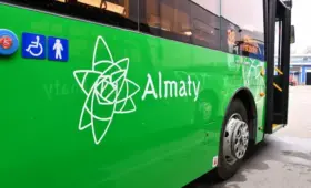Драка в автобусе чуть не переросла в поножовщину на глазах у алматинцев