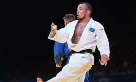 Абылайхан Жубаназар сотворил сенсацию в финале Grand Slam и принес Казахстану «золото»