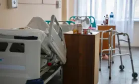 Мужчина впал в кому после укуса ядовитого паука и изменился до неузнаваемости