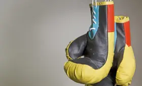 Бывшего чемпиона мира по боксу застрелили возле его дома