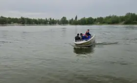 Катер с людьми врезался в скалу на Каспии в Актау: есть жертвы