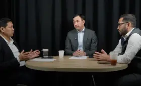 «Интернет в селах и ИИ для казахстанцев»: почему партия «Әділет» называет себя цифровой