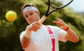 Александр Бублик вылетел в Нью-Йорк на US Open