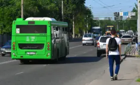 Казахстанцы стали чаще пользоваться автобусами и такси
