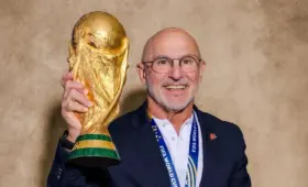 Чемпионы мира по футболу продлили контракт с тренером еще на шесть лет