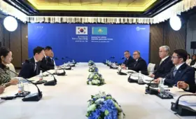 Токаев принял вице-председателя Hanwha Group Ким Дон Вона