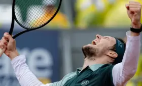 Бублик показал спортивную ярость в трех сетах на US Open