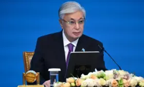 «Уже начало разрушаться»: Токаев раскритиковал качество дорог и новостроек в Казахстане