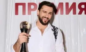 JONY скрывает жену и ребенка: певца заметили на отдыхе с женщиной и малышом