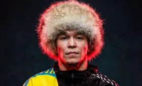 Казахстанский файтер вошел в тройку претендентов на бой с чемпионом Джошуа Ваном