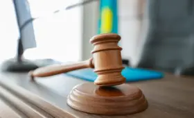 В Актобе осудили отличника олимпиад, зарезавшего мать и ранившего бабушку