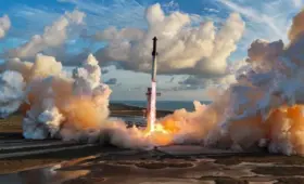 Космический корабль Маска загорелся после исторического полета