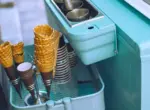 Палец астанчанки застрял в аппарате для мороженого