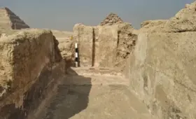 Древнюю гробницу чиновника с «порталом» в загробный мир обнаружили археологи