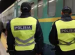 В Алматы опасная выходка нетрезвой компании привела к экстренному торможению поезда