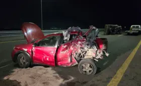 Грузовик врезался в стоящий Renault на БАКАД: пострадали три человека