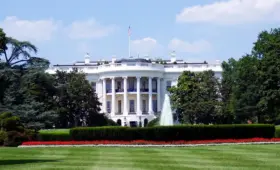 Трамп назначил нового пресс-секретаря Белого дома