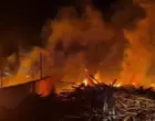 Пожарные и добровольцы объединили усилия при тушении пожара на предприятии в области Абай