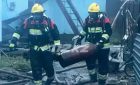 Газовый баллон вынесли из горящей постройки в Темиртау