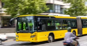 Водителя автобуса уволили из-за сильного метеоризма