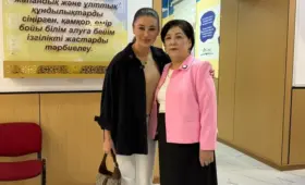 «Здесь была первая любовь»: Асель Аскар с ностальгией обошла родную школу в Алматы