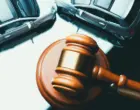 Пассажир забрался на крышу авто на ходу: казахстанец остался без машины