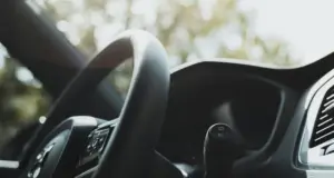 Подросток устроил безумный дрифт у школы на BMW на юге Казахстана: чем все закончилось
