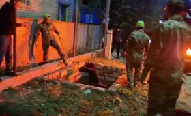 Ловушка под ногами: в Атырау спасали неожиданного пострадавшего