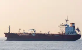 Из-за возгорания танкера в Черном море закрывают пляжи «Сириуса»
