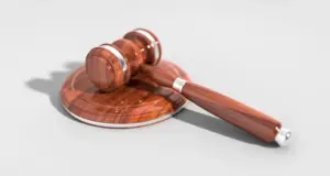 Казахстанец «украсил» свой автономер и попал под суд